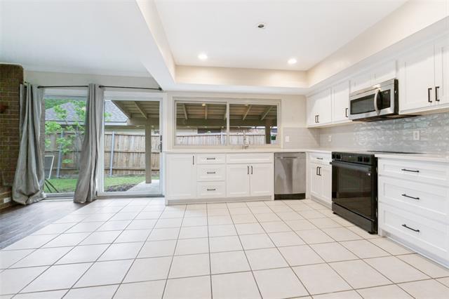 Building Photo - 3401 High Plateau Dr