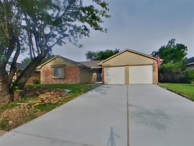 Primary Photo - 1391 Tenderden Dr