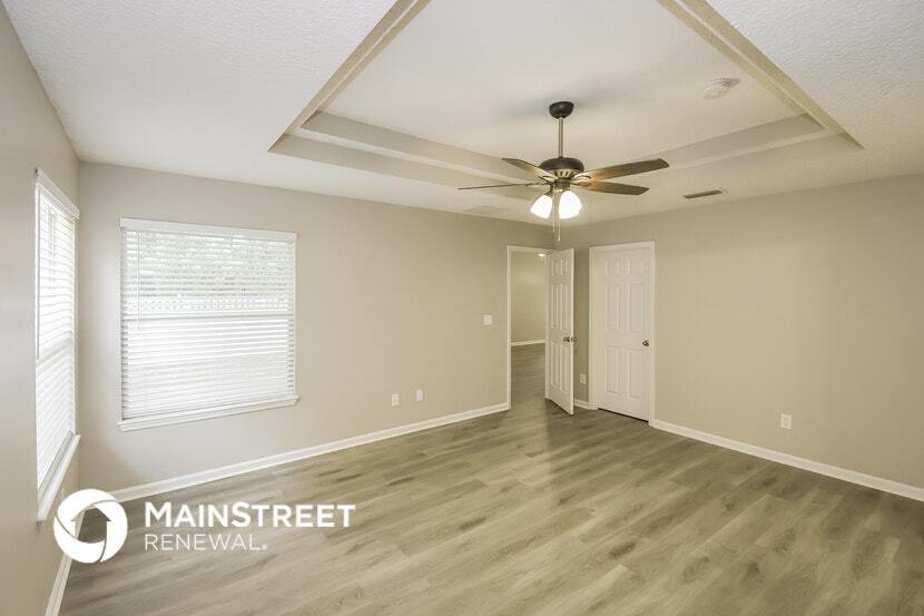 Building Photo - 10813 Campus Heights Ln