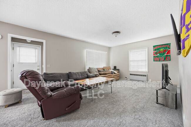 Building Photo - 1221 5th St S