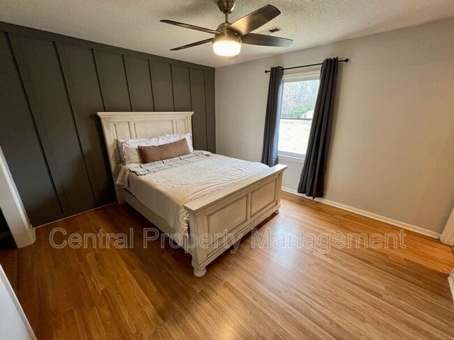 Building Photo - 102 Stoneledge Dr