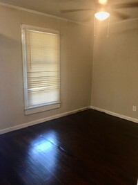 Building Photo - Welcome to your new 1 bedroom home!