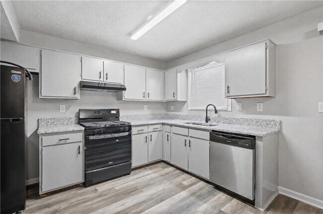 Building Photo - 2897 Spruce Cir