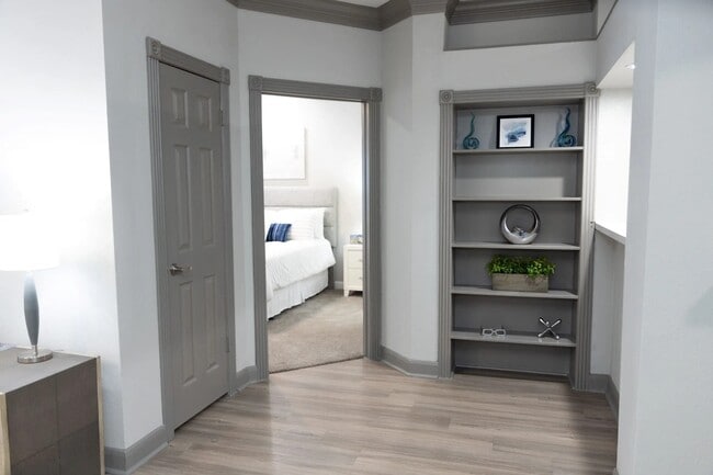 Building Photo - Where Style Meets Sophistication!