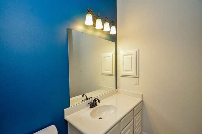 Building Photo - 2703 Bonnie Bray Dr