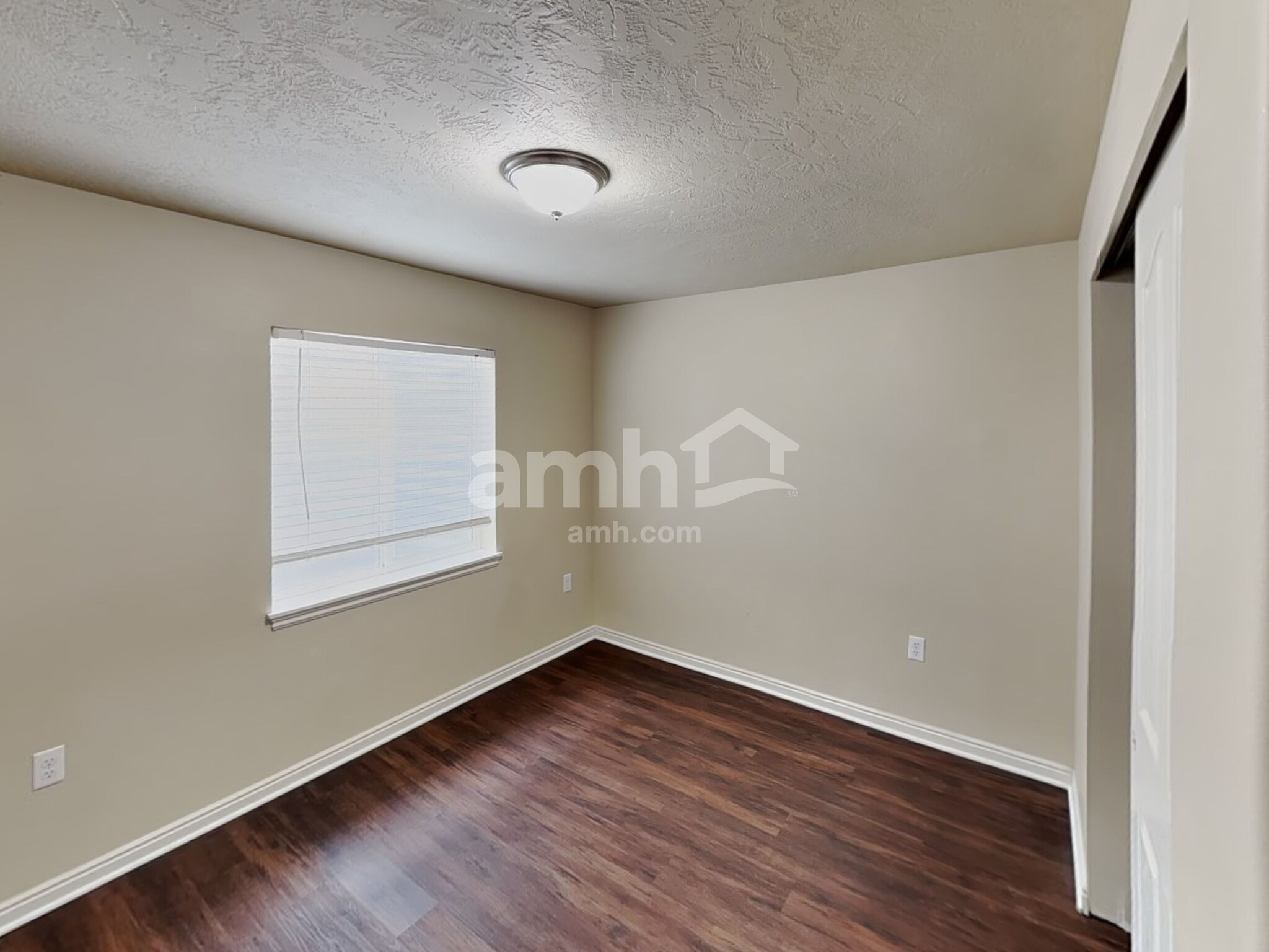 Building Photo - 4968 W Diamondback Dr