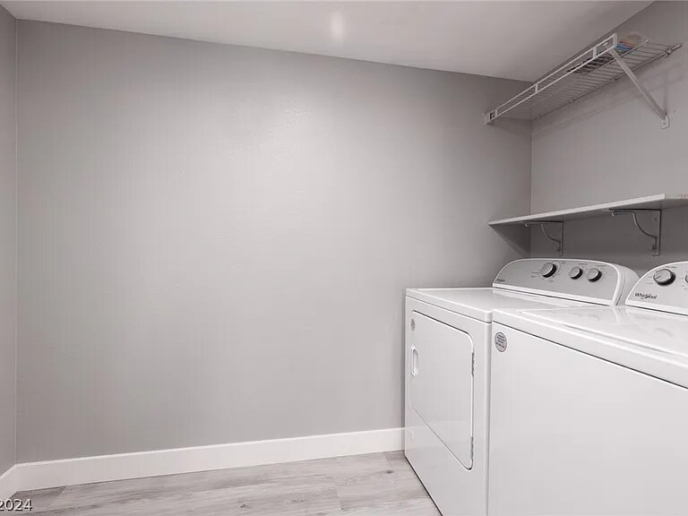 Building Photo - 8437 Majestic View Ave