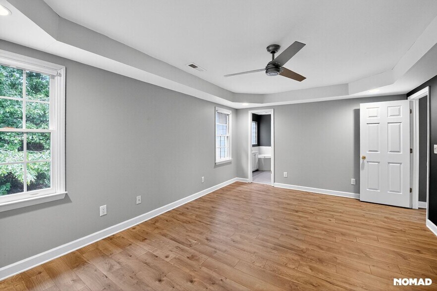 Building Photo - 8006 Crenshaw Ln