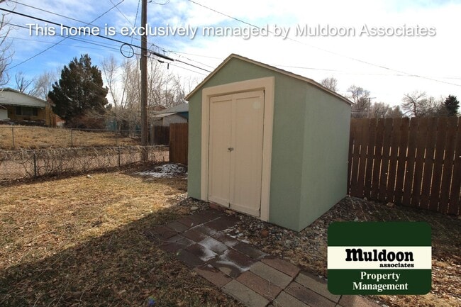 Building Photo - Beautiful Rancher with everything on one level