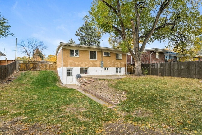 Building Photo - 701 S Simms St