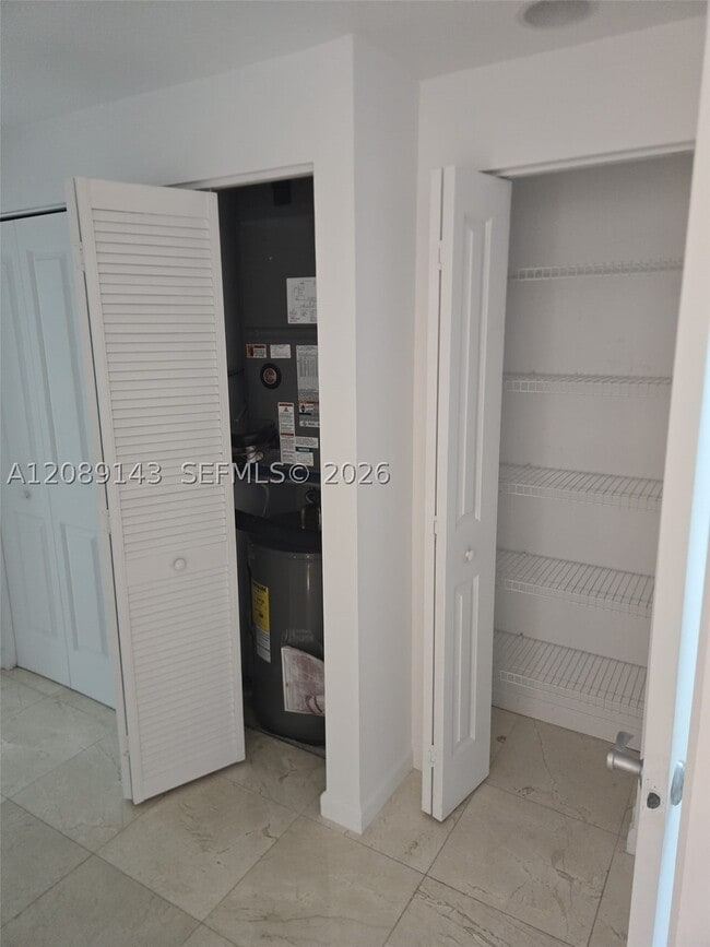 Building Photo - 7900 Harbor Island Dr