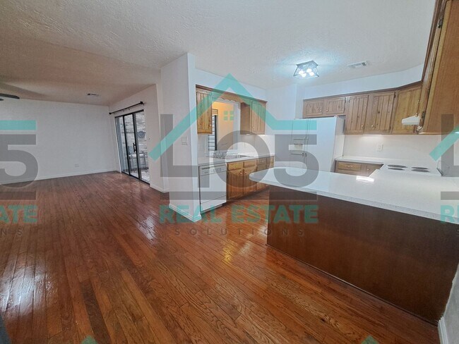 Building Photo - Spacious 2 Bedroom in Norman