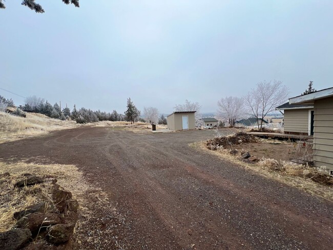 Building Photo - Cozy 3-Bedroom Home with Canyon Views and ...