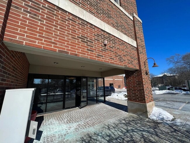 Building Photo - 241 S Main St