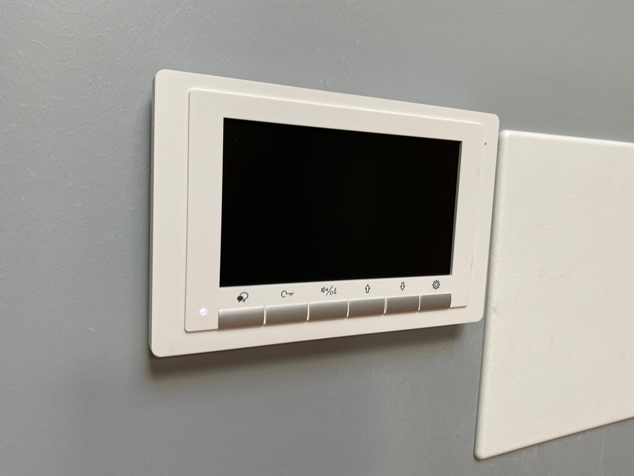 INTERCOM - 2083 Pacific St