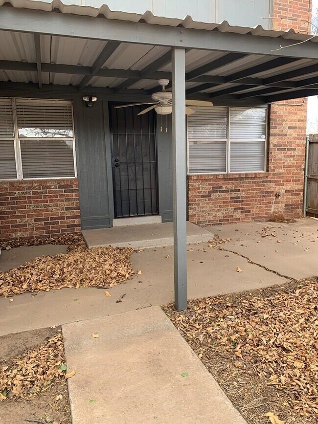 Building Photo - 3312 Tanglewood Ln