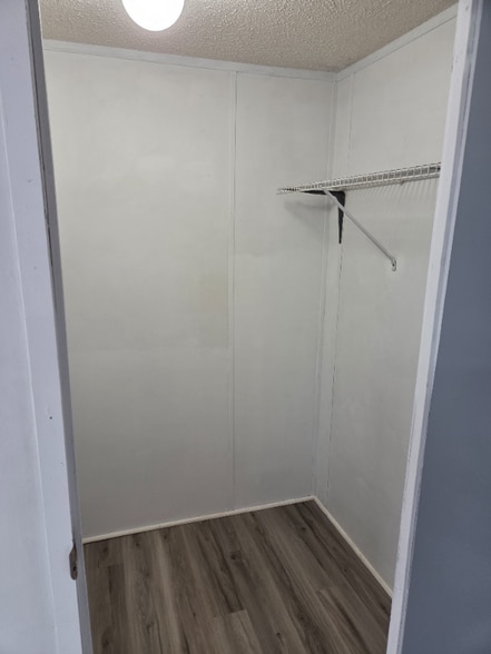 Building Photo - 401 Vista Ave