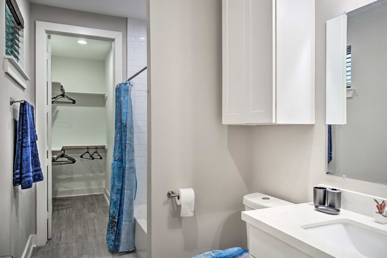 Building Photo - 6403 Bowling Green St