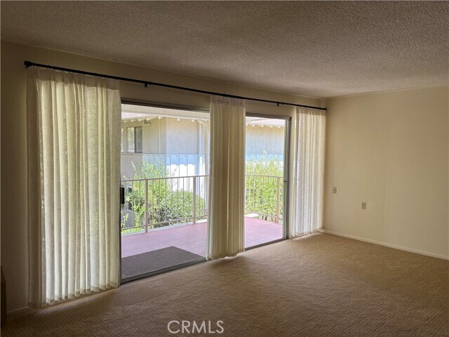 Building Photo - 547 Via Estrada
