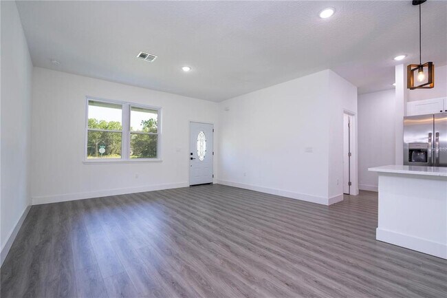 Building Photo - 6671 SW 151 Loop