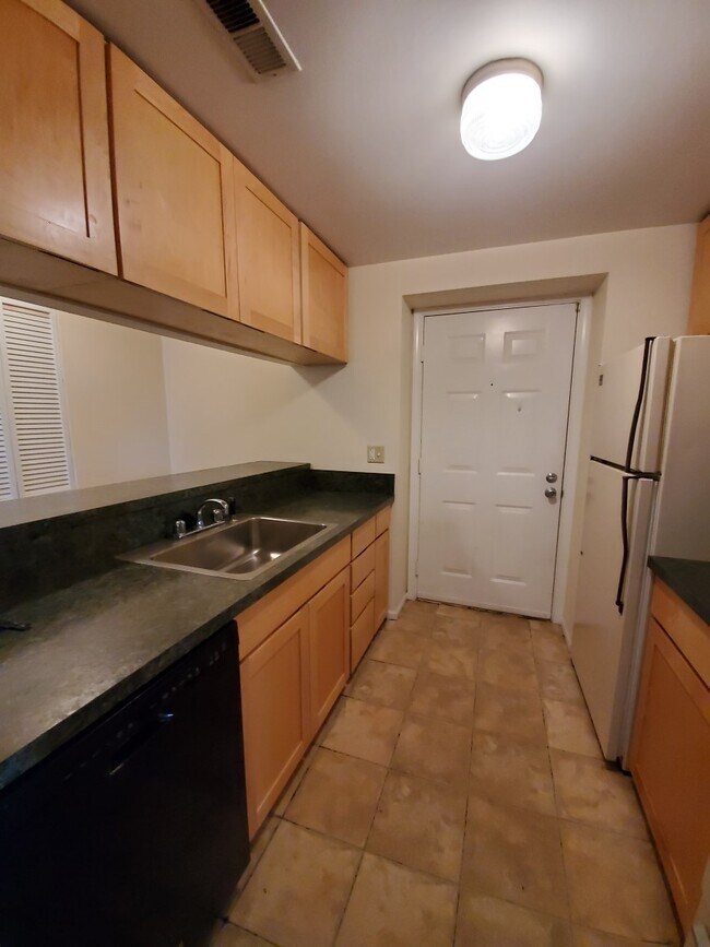 Building Photo - 308 Laurel St