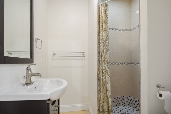 Building Photo - Harrold Street