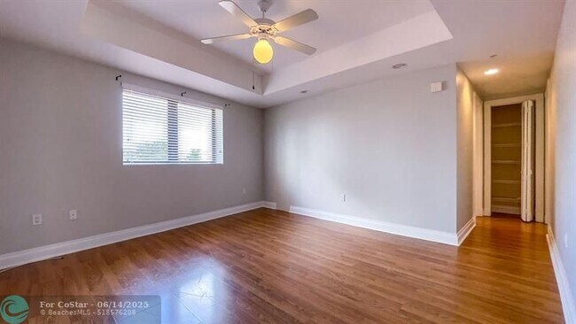 Building Photo - 4241 N Ocean Blvd