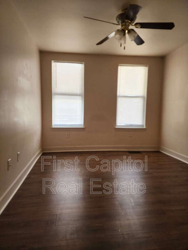 Building Photo - 711 N George St