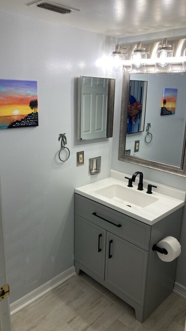 Building Photo - 2320 Terra Ceia Bay Blvd