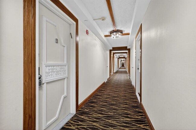 Building Photo - 18151 NE 31st Ct