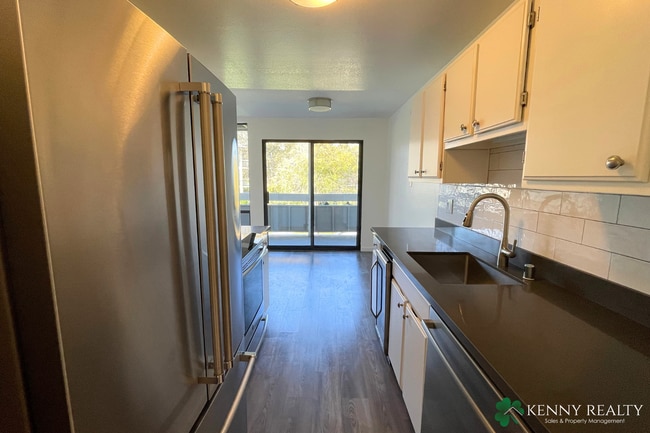 Building Photo - Remodeled 3BR Condo with Large Deck, Park Views & Resort-Style Amenities in Foster City