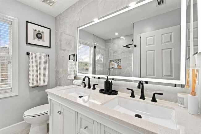 Building Photo - 17323 Emerald Chase Dr