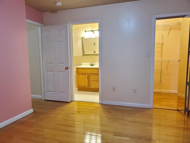 Building Photo - 27 Jewett Ave