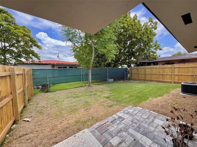 Building Photo - 3630 SW 87th Ave
