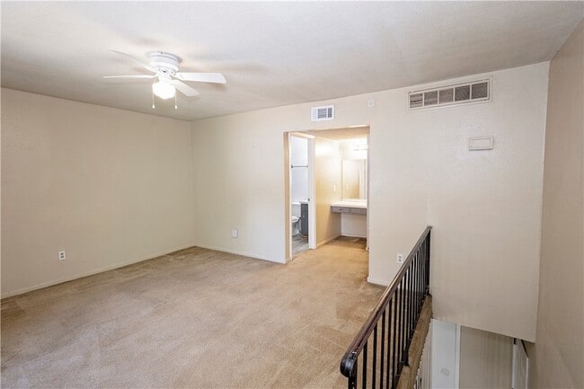 Building Photo - 5030 Meandering Ln