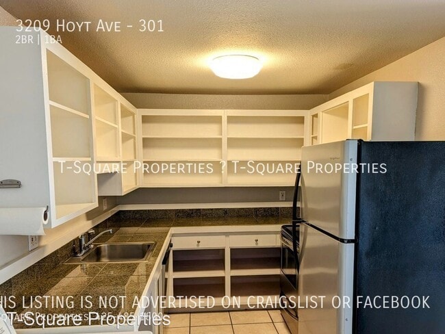 Building Photo - 2 br, 1 bath House - 3209 Hoyt Ave #301