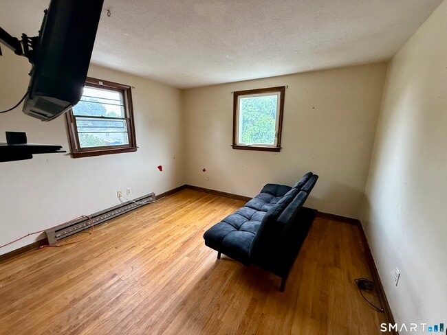 Building Photo - 400 Divinity St