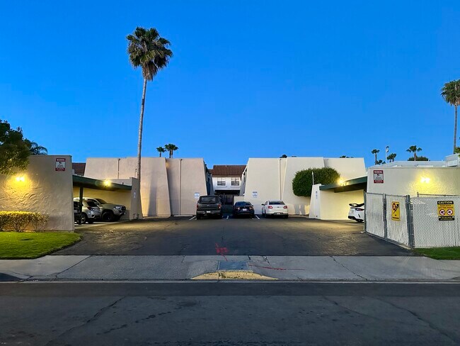 Building Photo - 1536 S Maple St