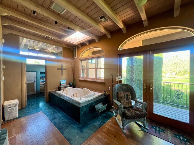 Building Photo - Furnished Golf Course Course Property