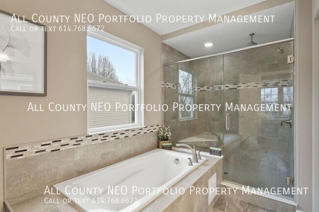 Building Photo - P1481 Channel Pl