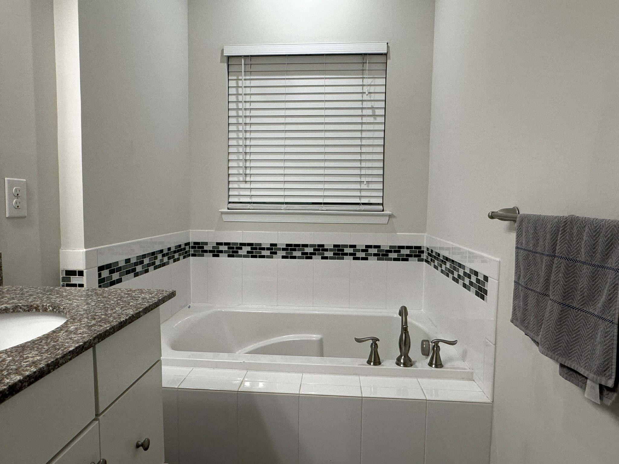 Master Bath - 406 Blue Welsh St