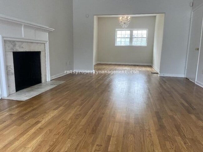 Building Photo - 1977 N Decatur Rd