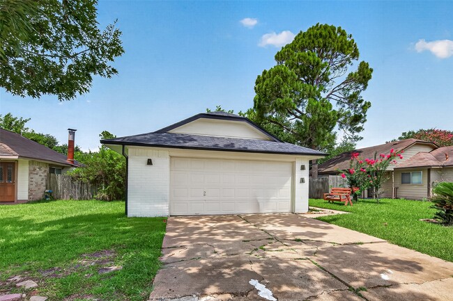 Building Photo - 10814 Parkland Woods Dr