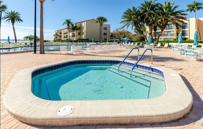 Building Photo - 868 Bayway Blvd