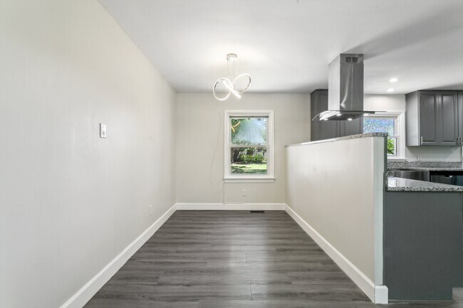 Building Photo - 314 Martha Lee Dr