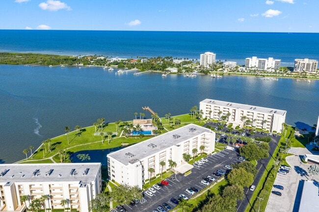 Building Photo - 200 Intracoastal Pl
