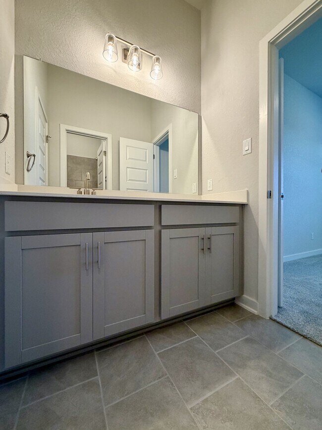 Building Photo - 14427 Inspiration Pt