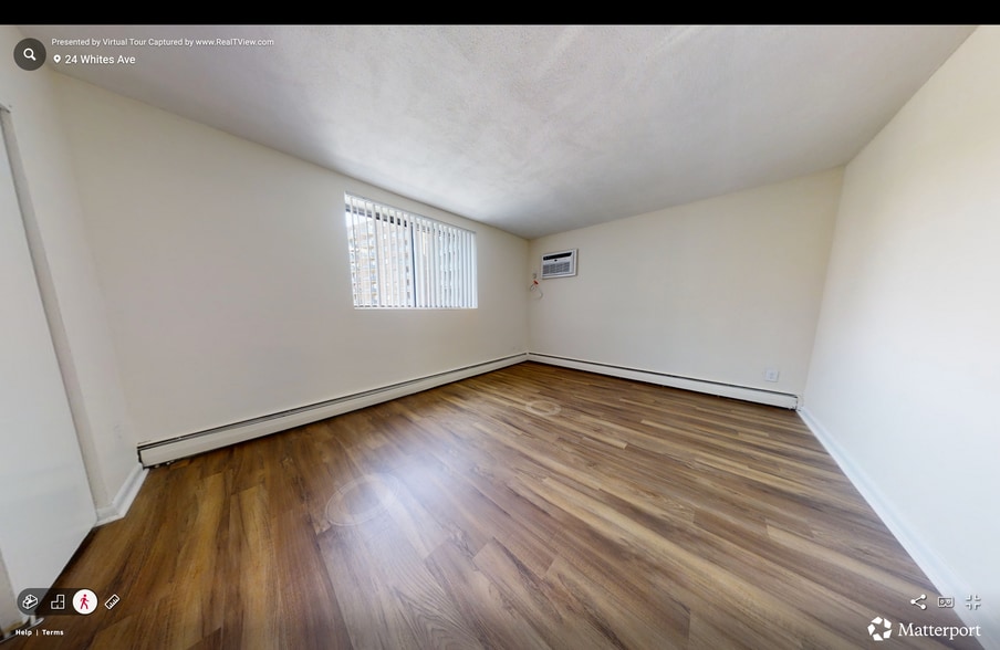 Building Photo - 16 Whites Ave