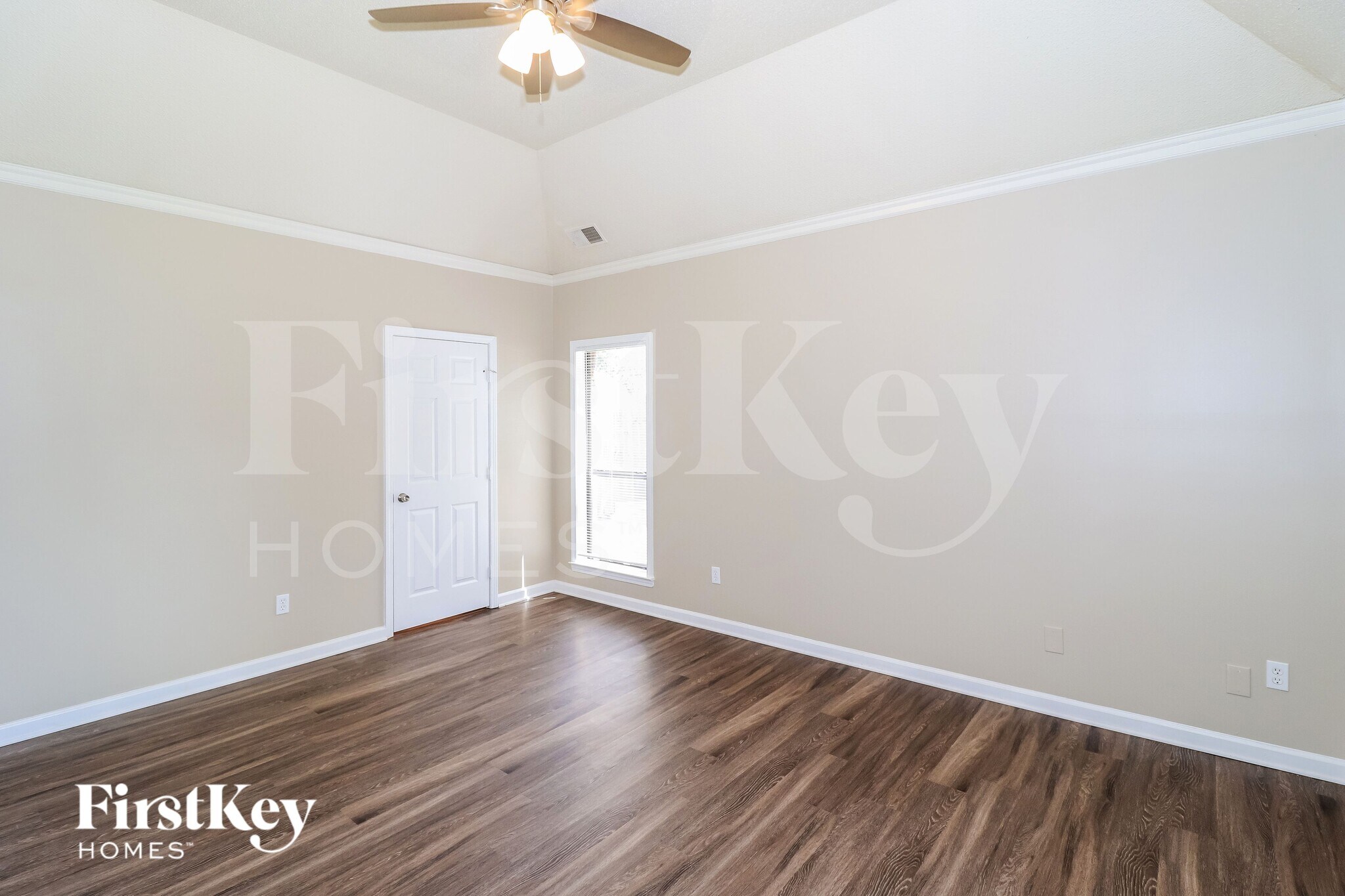 Building Photo - 970 Hawkview Dr