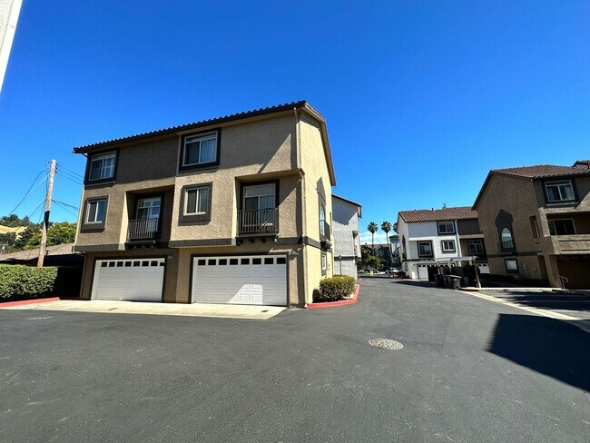 Building Photo - Gated Hayward Townhome with 2-Car Garage & Private Patio
